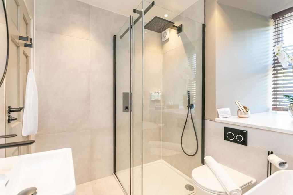 Sunny Luxurious 2 Bedroom Дом отдыха *